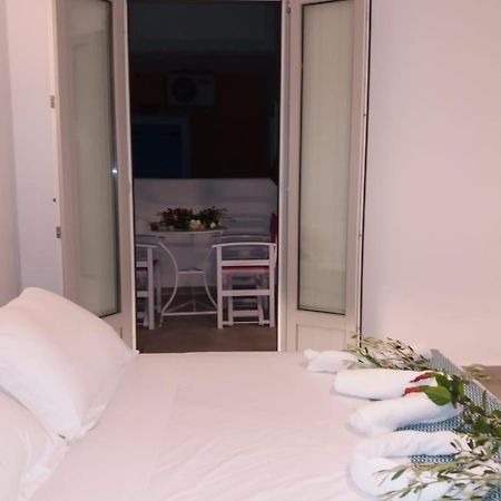 Fira Tranquil Rooms Exteriör bild