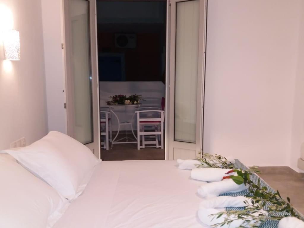 Fira Tranquil Rooms Exteriör bild